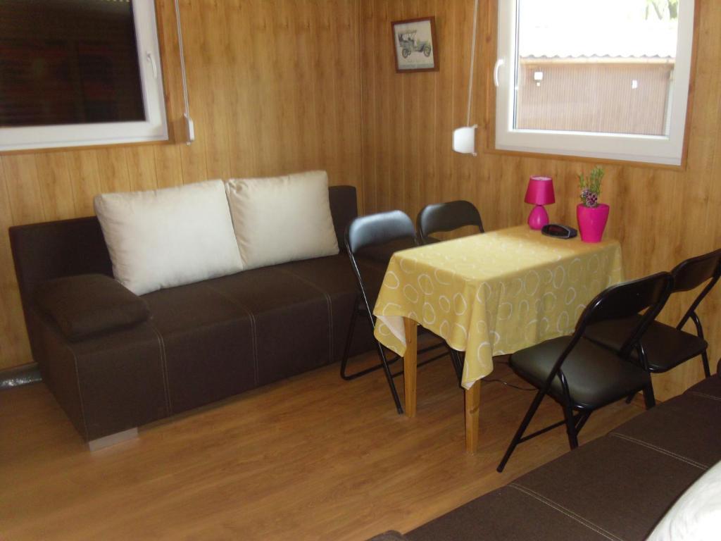 Domki Nad Jeziorem Karlowice Chambre photo