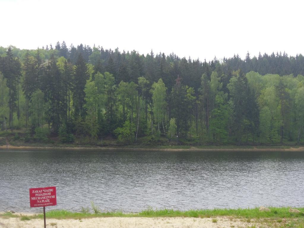 Domki Nad Jeziorem Karlowice Extérieur photo